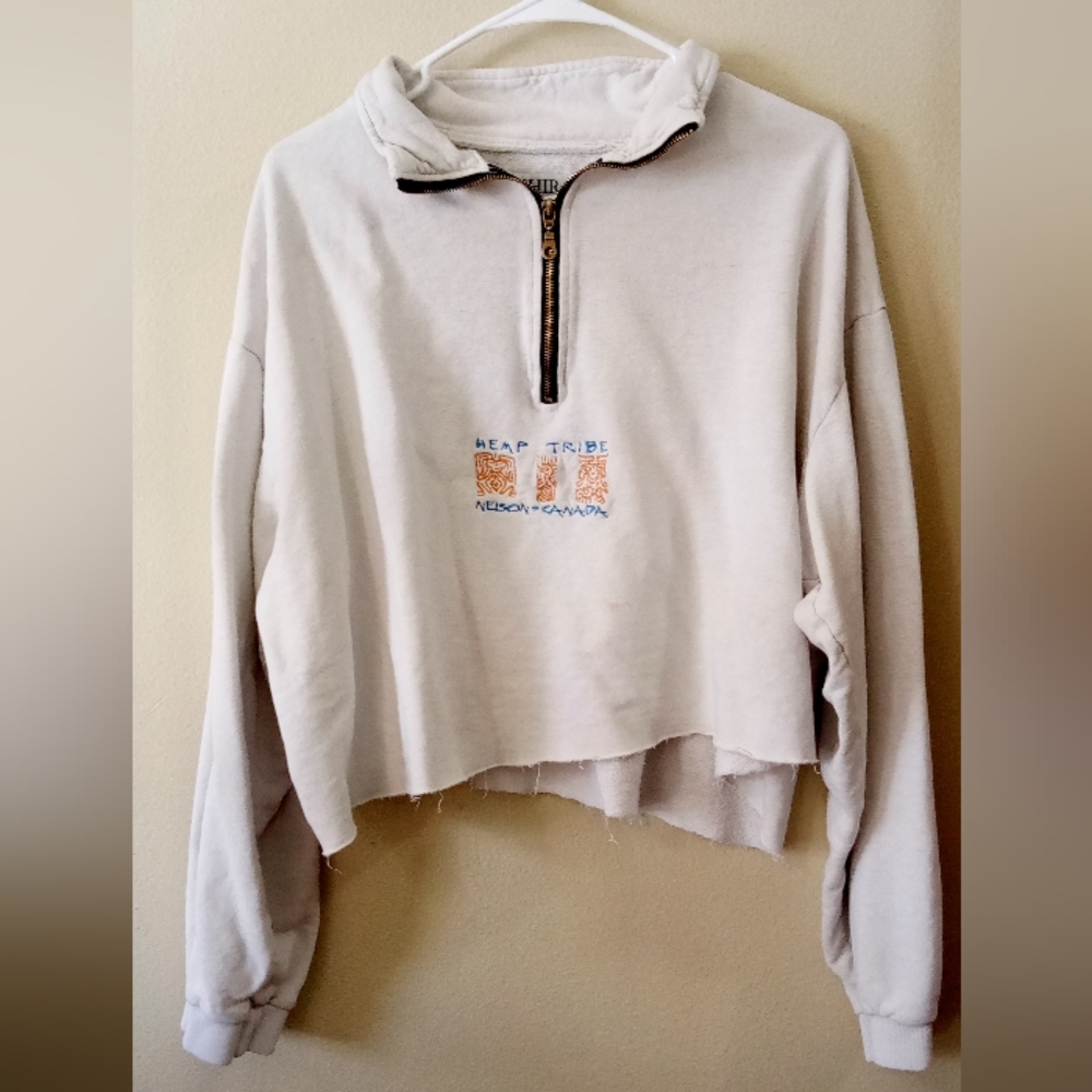 cropped graphic quarter zip